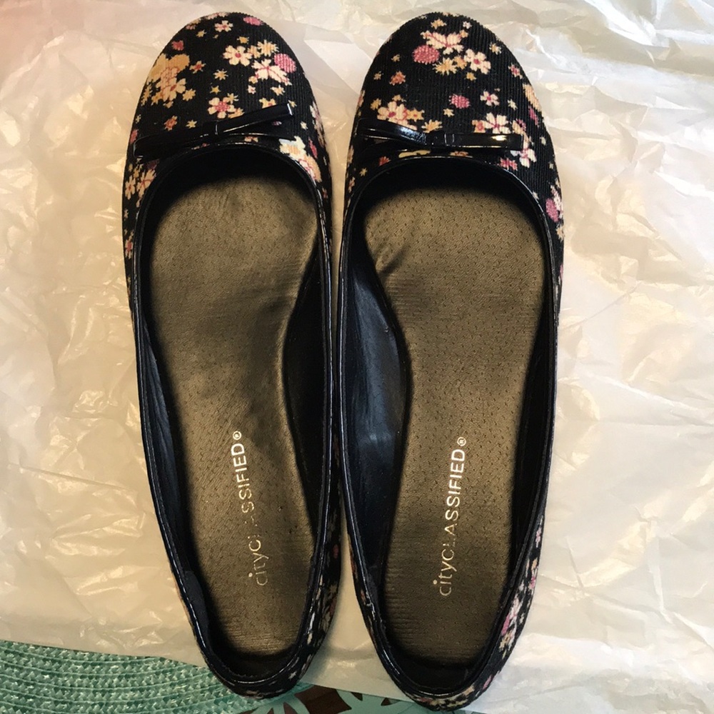 Cityclassified Lady shoes Size 9